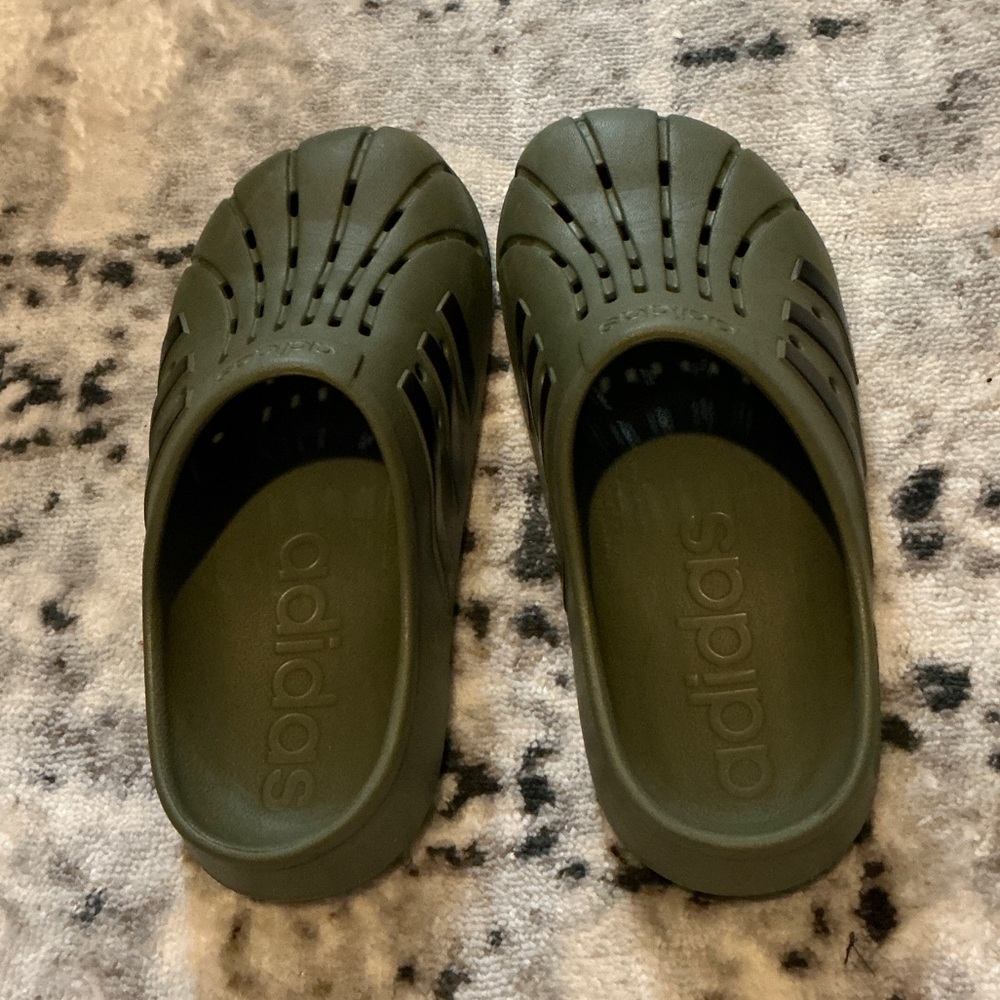 Adidas Mens Size 7 Olive Green Slip-On Sandals, crocs, clogs